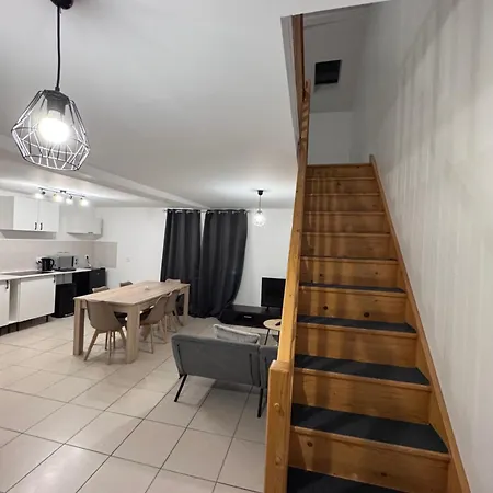 Apartment Maison Confort-parking Gratuit- Wifi Gratuit-proche Du Centre-ville- Troyes Les Noes-pres-Troyes